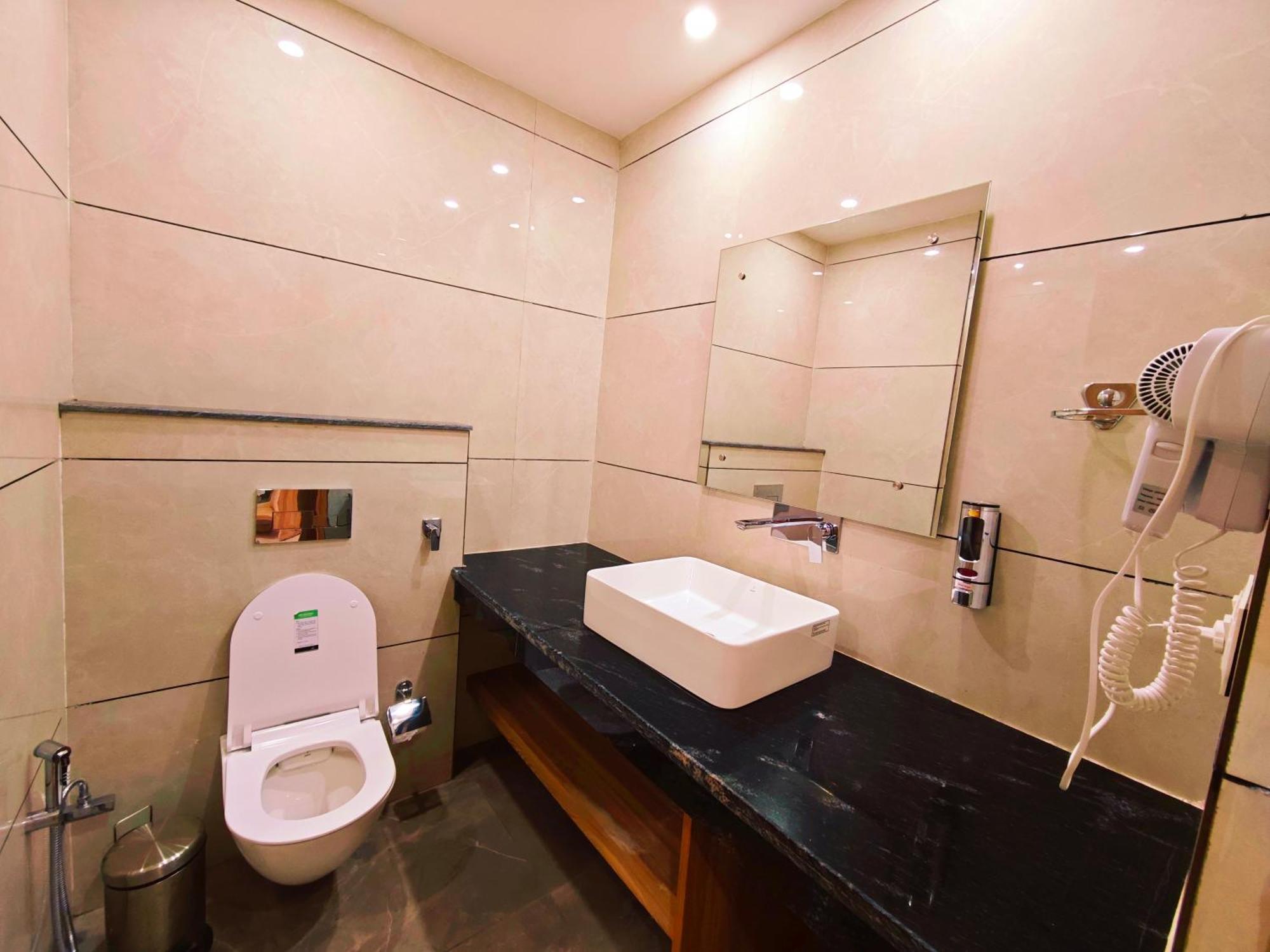 Hotel Pines And Peeks By Tws Hotels ดัลเฮาซี ภายนอก รูปภาพ