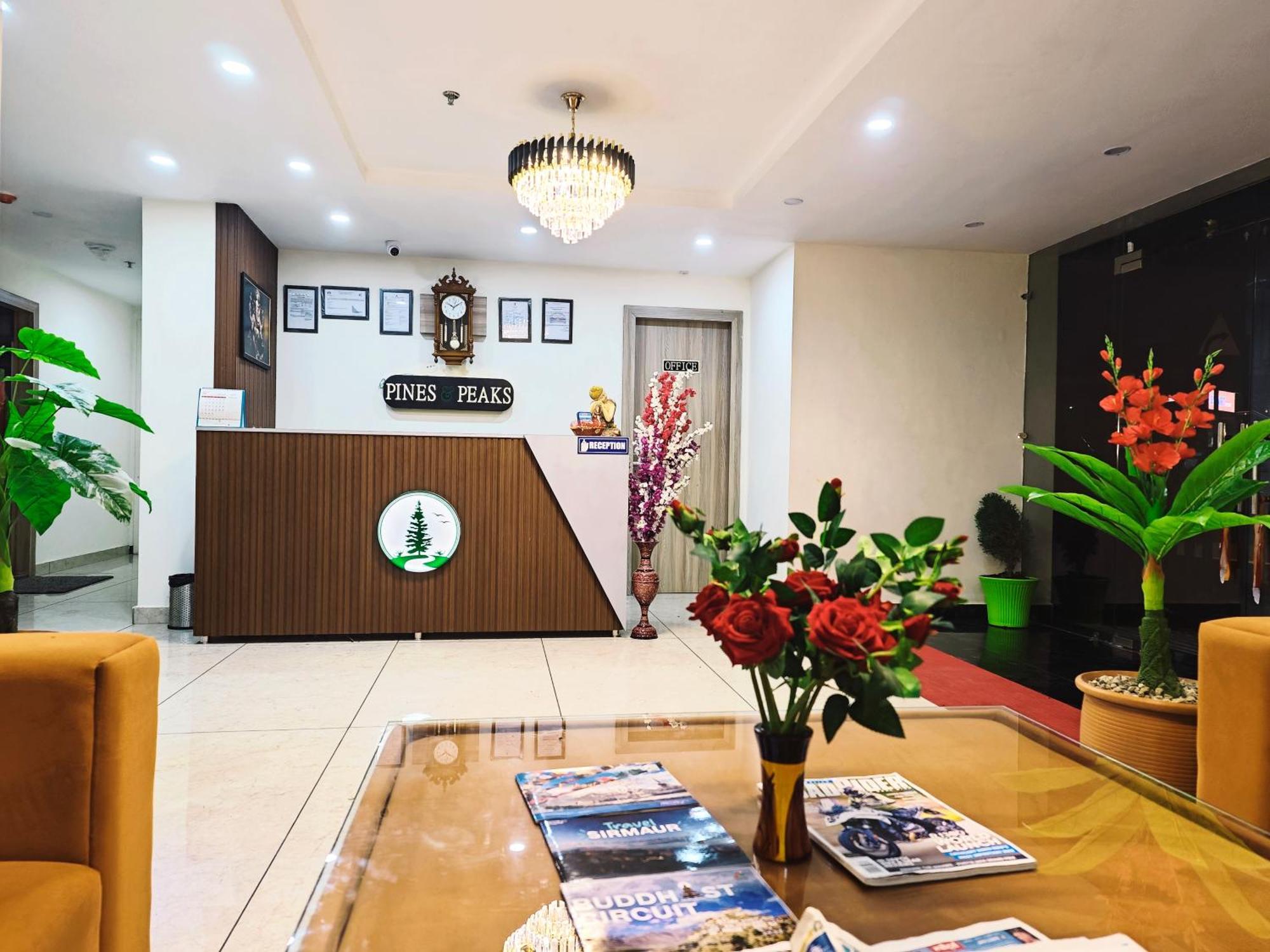 Hotel Pines And Peeks By Tws Hotels ดัลเฮาซี ภายนอก รูปภาพ